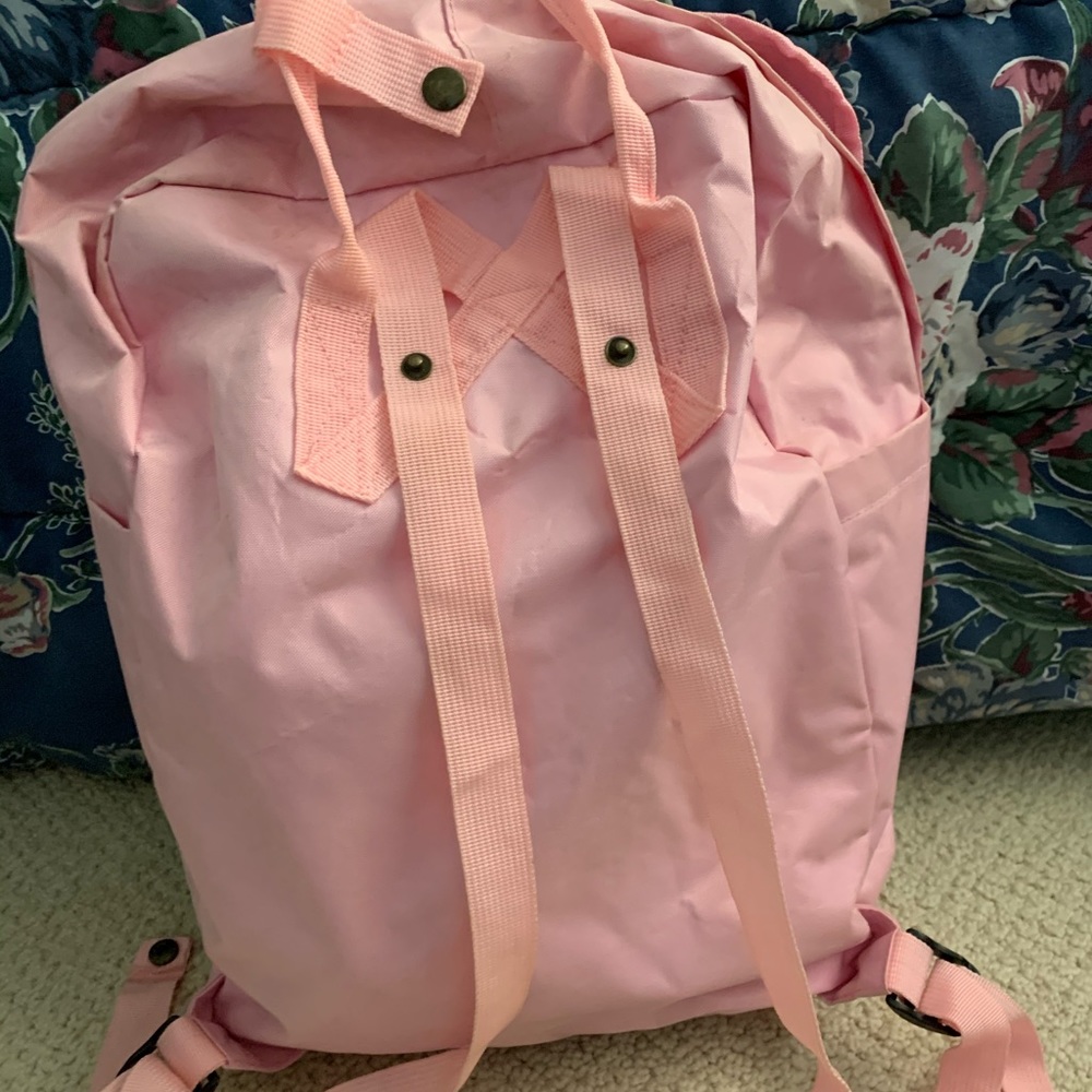 Pink egg backpack - Picture 3 of 4